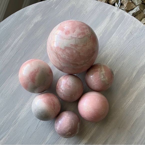 Pink opal sphere - Picture 3 of 9